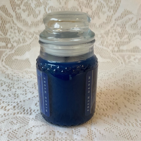 FRESH DENIM Gold Canyon Scented Candle 5 oz / 142 g NWOT Discontinued - Picture 4 of 13